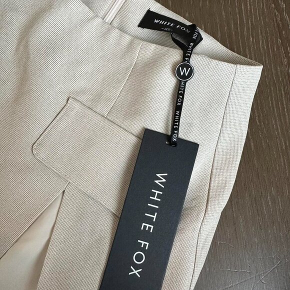 White Fox Mini Skirt With - Picture 4 of 4